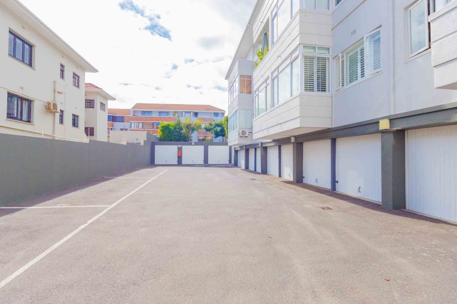 To Let 1 Bedroom Property for Rent in Bantry Bay Western Cape